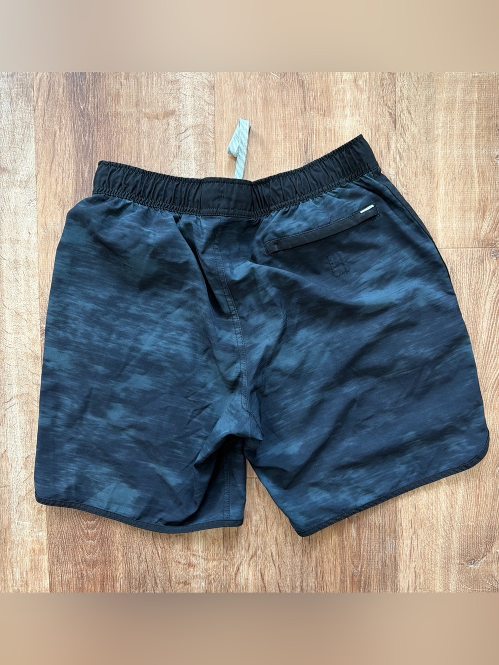 Vuori Banks Shorts Men Small “V” Cycle 4-Way Stretch Black Steel Activewear V330 - Picture 6 of 8